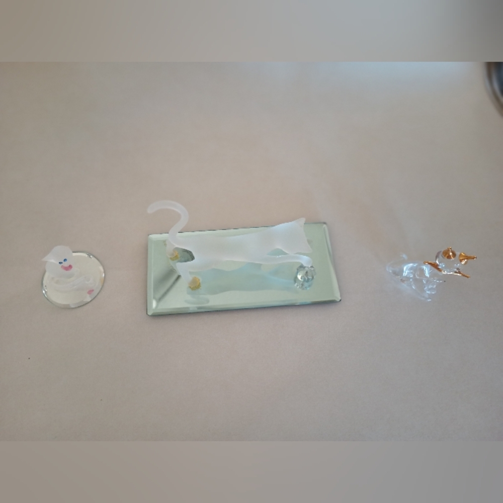 Glass Cat Figurine on Mirror Base